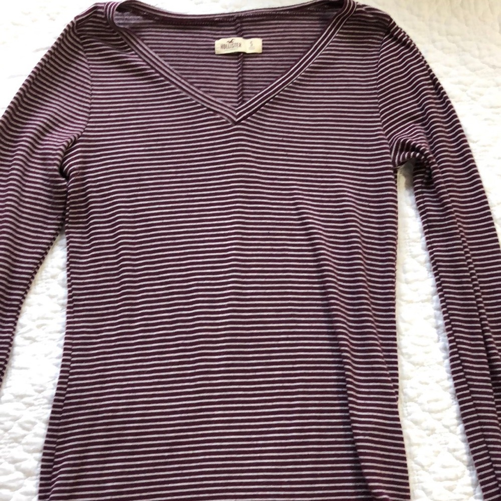 stripped maroonish long sleev v neck
